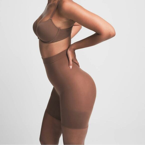 SPANX Other - Skims Shapewear High Rise Tummy Control Mid Thigh Shorts Size Large